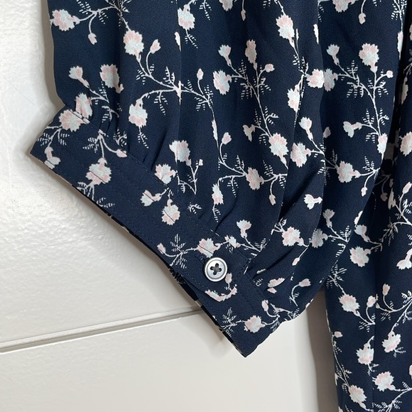 LOFT 3/4 Length Blouse with Floral Print: Med Petite - Picture 5 of 5